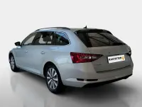 Gebraucht Skoda Superb Ambition 150 PS (110 kW) 2022 Brilliantsilber Kombi
