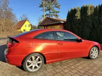 Gebraucht Mercedes C180 129 PS (94 kW) 2001 Rot Coupé