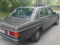 Gebraucht Mercedes E230 1981 Gold Limousine
