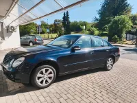Gebraucht Mercedes E220 150 PS (110 kW) 2003 Blau Limousine