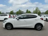 Używany Mazda 2 Exclusive-Line 90 KM (66 kW) 2023 Biały Hatchback