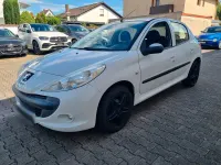 Gebraucht Peugeot 206 73 PS (53 kW) 2011 Weiß Limousine