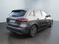 Gebraucht Mercedes B200 Progressive 163 PS (119 kW) 2025 Grau Kleinwagen