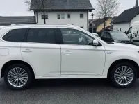 Gebraucht Mitsubishi Outlander P-HEV Basis 224 PS (164 kW) 2019 Weiß SUV