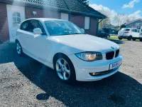 Gebraucht BMW 120 122 PS (89 kW) 2010 Weiß Kleinwagen