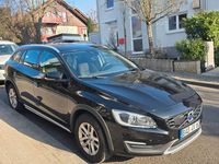 Gebraucht Volvo V60 CC Momentum 150 PS (110 kW) 2017 Schwarz Kombi