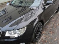 Gebraucht Skoda Superb 140 PS (102 kW) 2011 Schwarz Kombi