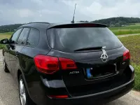 Gebraucht Opel Astra 125 PS (91 kW) 2011 Schwarz Kombi