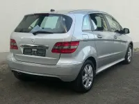 Gebraucht Mercedes B200 140 PS (102 kW) 2009 Silber Van / Kleinbus