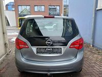 Gebraucht Opel Meriva Edition 101 PS (74 kW) 2012 Silbersee/perl silber (m2) Van / Kleinbus