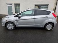 Gebraucht Ford Fiesta Trend 95 PS (69 kW) 2011 Silber Limousine