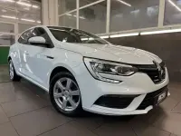 Gebraucht Renault Mégane IV Play 110 PS (80 kW) 2018 Weiss Limousine