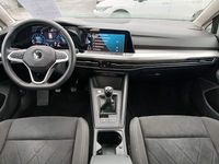 Gebraucht VW Golf VIII Life 131 PS (96 kW) 2023 Weiß Kombi