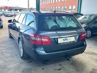 Gebraucht Mercedes E350 Avantgarde 265 PS (194 kW) 2011 Grau Kombi