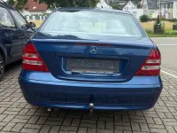 Gebraucht Mercedes C180 143 PS (105 kW) 2003 Blau Limousine
