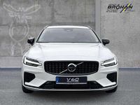 Gebraucht Volvo V60 Plus 455 PS (334 kW) 2025 Crystal white pearl / metallic Kombi