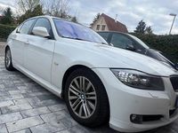 Second-hand BMW 325 218 CP (160 kW) 2010 Alb Berlinǎ