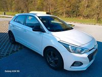 Gebraucht Hyundai i20 84 PS (61 kW) 2019 Weiß Kleinwagen