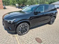 Neu Volvo XC90 Plus 407 PS (299 kW) 2026 Schwarz SUV