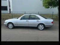 Gebraucht Mercedes E230 150 PS (110 kW) 1997 Silber Limousine