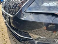 Gebraucht Skoda Superb Style 190 PS (139 kW) 2015 Schwarzmagic perleffekt Kombi