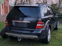 Gebraucht Mercedes ML320 224 PS (164 kW) 2007 Schwarz SUV