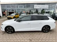 Gebraucht Opel Astra 131 PS (96 kW) 2025 Lack weiss banquise/typ aussen Kleinwagen