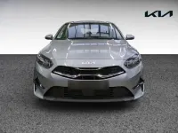 Gebraucht Kia Ceed Spirit 140 PS (102 kW) 2025 Css) lunarsilber met. (silber Kleinwagen