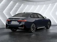 Gebraucht BMW 540 M Sport 303 PS (222 kW) 2025 Black sapphire Kombi