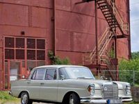 Gebraucht Mercedes 220 120 PS (88 kW) 1963 Beige Limousine