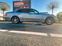 Gebraucht Mercedes E200 Avantgarde 300 PS (220 kW) 2009 Grau Limousine