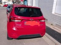 Gebraucht Hyundai ix20 90 PS (66 kW) 2014 Rot Kleinwagen