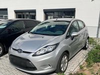Gebraucht Ford Fiesta Trend 82 PS (60 kW) 2009 Silber Kleinwagen