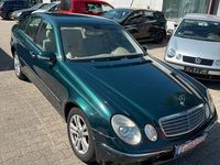 Gebraucht Mercedes E220 Elegance 150 PS (110 kW) 2002 Grün Limousine