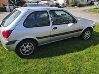 Gebraucht Ford Fiesta 75 PS (55 kW) 2000 Silber Kleinwagen