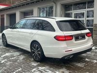 Gebraucht Mercedes E300 Avantgarde 194 PS (142 kW) 2022 Weiß Limousine