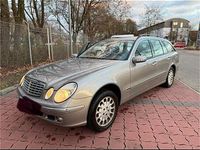 Gebraucht Mercedes E220 150 PS (110 kW) 2005 Grau Kombi