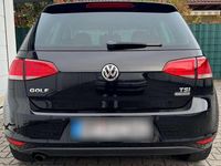 Gebraucht VW Golf VII LOUNGE 110 PS (80 kW) 2015 Schwarz Kleinwagen