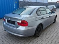 Gebraucht BMW 320 150 PS (110 kW) 2005 Grau Limousine