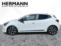 Begagnad Renault Clio V Evolution 67 HK (49 kW) 2024 Vit Sedan