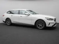 Gebraucht BMW 520 Sport Line 197 PS (144 kW) 2024 Alpinweiss uni300schwarz Limousine