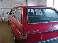 Gebraucht Mercedes 240 65 PS (47 kW) 1985 Rot Kombi