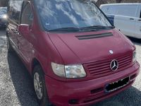 Gebraucht Mercedes V220 122 PS (89 kW) 2000 Rot Van / Kleinbus
