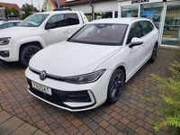 Neu VW Passat R-line 193 PS (141 kW) 2025 Pure white Kombi