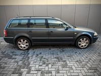 Gebraucht VW Passat Highline 131 PS (96 kW) 2001 Grau Kombi