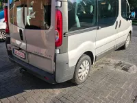 Gebraucht Opel Vivaro 115 PS (84 kW) 2009 Silber Van / Kleinbus