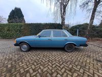 Gebraucht Mercedes E280 177 PS (130 kW) 1977 Blau Limousine