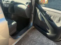 Gebraucht Toyota Yaris 60 PS (44 kW) 2005 Gold Kleinwagen