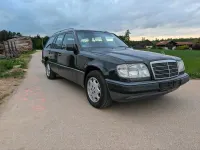 Gebraucht Mercedes E220 150 PS (110 kW) 1994 Schwarz Kombi