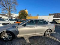 Gebraucht BMW 523 204 PS (150 kW) 2010 Gold Limousine